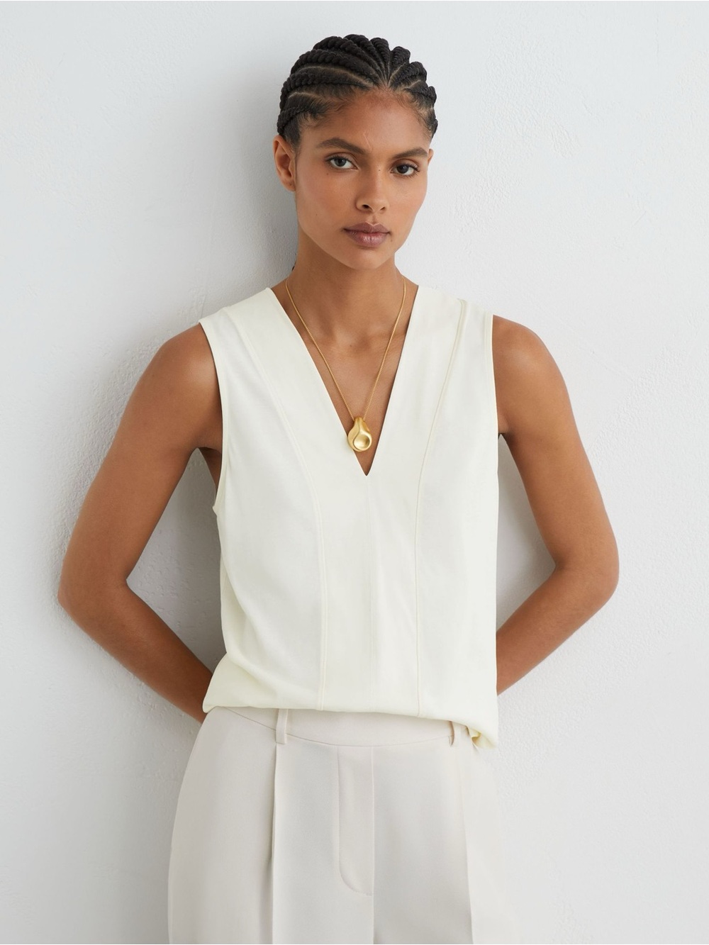 Reiss Mira V-Neck Shell Top in Ivory Sleeveless
